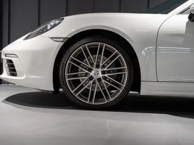 Porsche 718 Cayman Standard