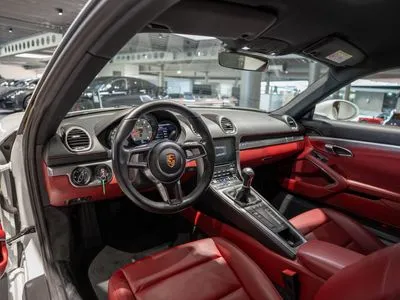 Porsche 718 Cayman Standard