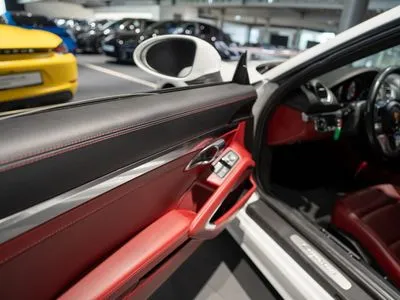 Porsche 718 Cayman Standard