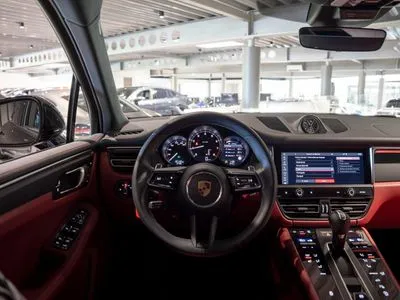 Porsche Macan Standard