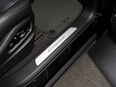 Porsche Cayenne Standard