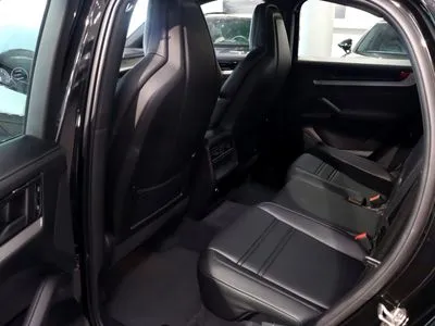 Porsche Cayenne Standard