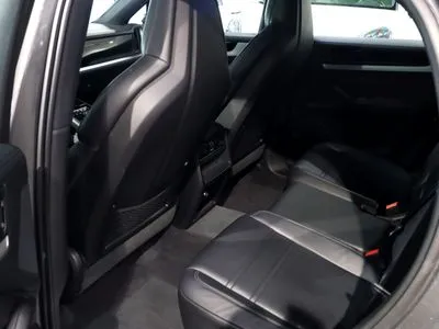 Porsche Cayenne Inne