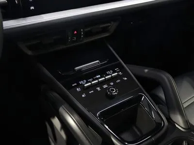 Porsche Cayenne Inne