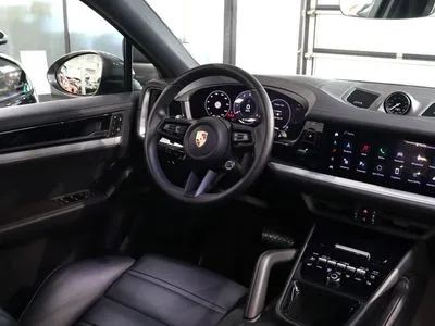 Porsche Cayenne Inne