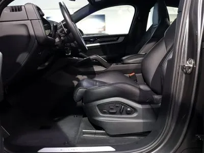 Porsche Cayenne Inne