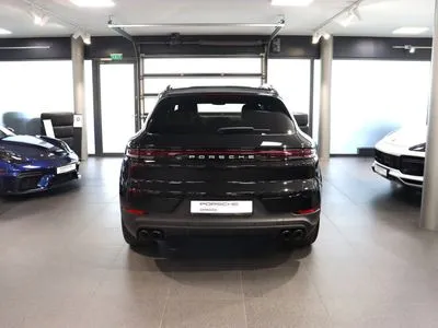 Porsche Cayenne Standard