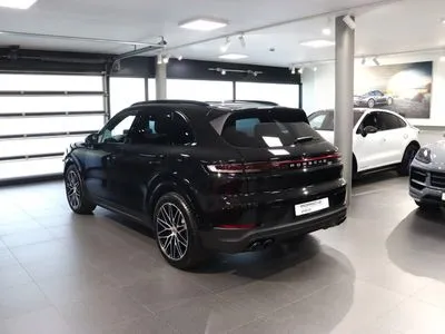Porsche Cayenne Standard