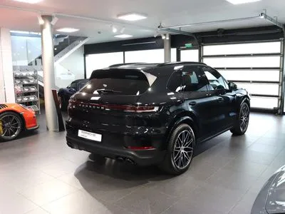 Porsche Cayenne Standard
