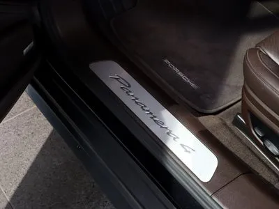 Porsche Panamera 4 E-Hybrid