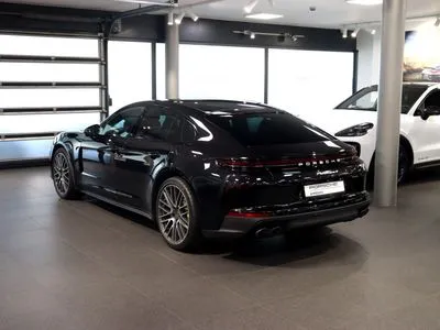 Porsche Panamera 4 E-Hybrid