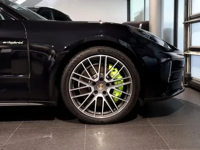 Porsche Panamera 4 E-Hybrid