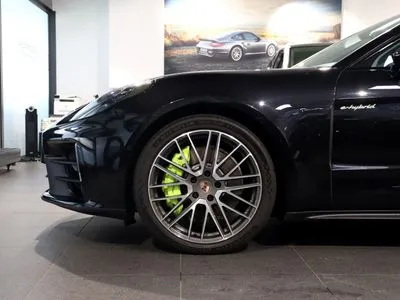 Porsche Panamera 4 E-Hybrid