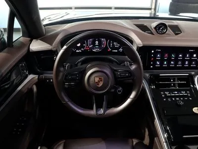 Porsche Panamera 4 E-Hybrid