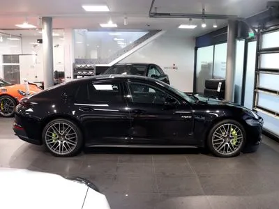 Porsche Panamera 4 E-Hybrid