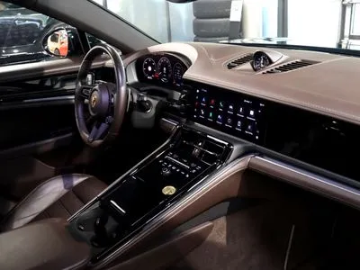 Porsche Panamera 4 E-Hybrid