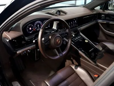 Porsche Panamera 4 E-Hybrid