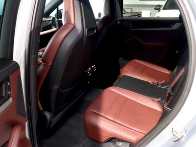 Porsche Cayenne Standard
