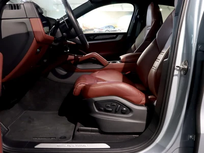 Porsche Cayenne Standard