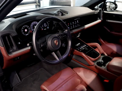 Porsche Cayenne Standard