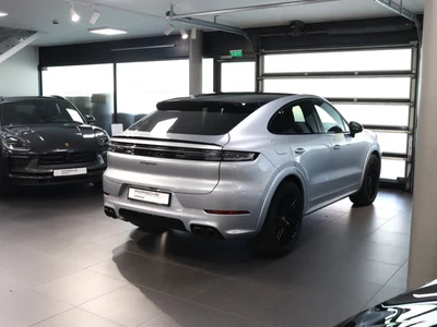 Porsche Cayenne Standard