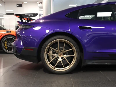 Porsche Taycan 105kWh Turbo GT Weissach