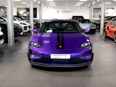 Porsche Taycan 105kWh Turbo GT Weissach