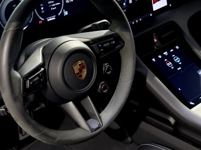 Porsche Taycan 105kWh Turbo GT Weissach