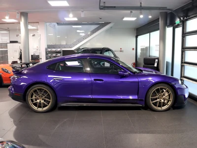 Porsche Taycan 105kWh Turbo GT Weissach