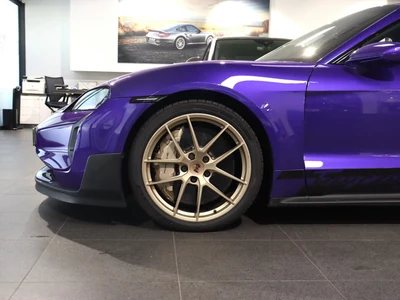 Porsche Taycan 105kWh Turbo GT Weissach