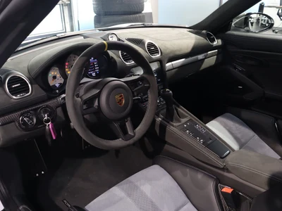 Porsche 718 Spyder Inne