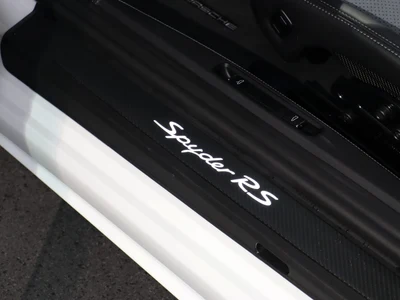 Porsche 718 Spyder Inne