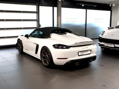 Porsche 718 Spyder Inne