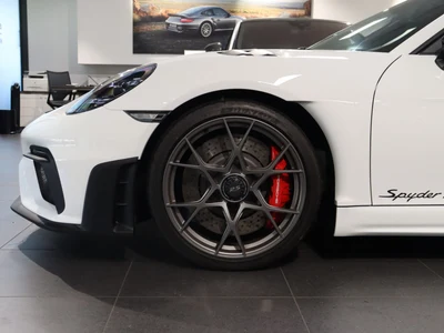 Porsche 718 Spyder Inne