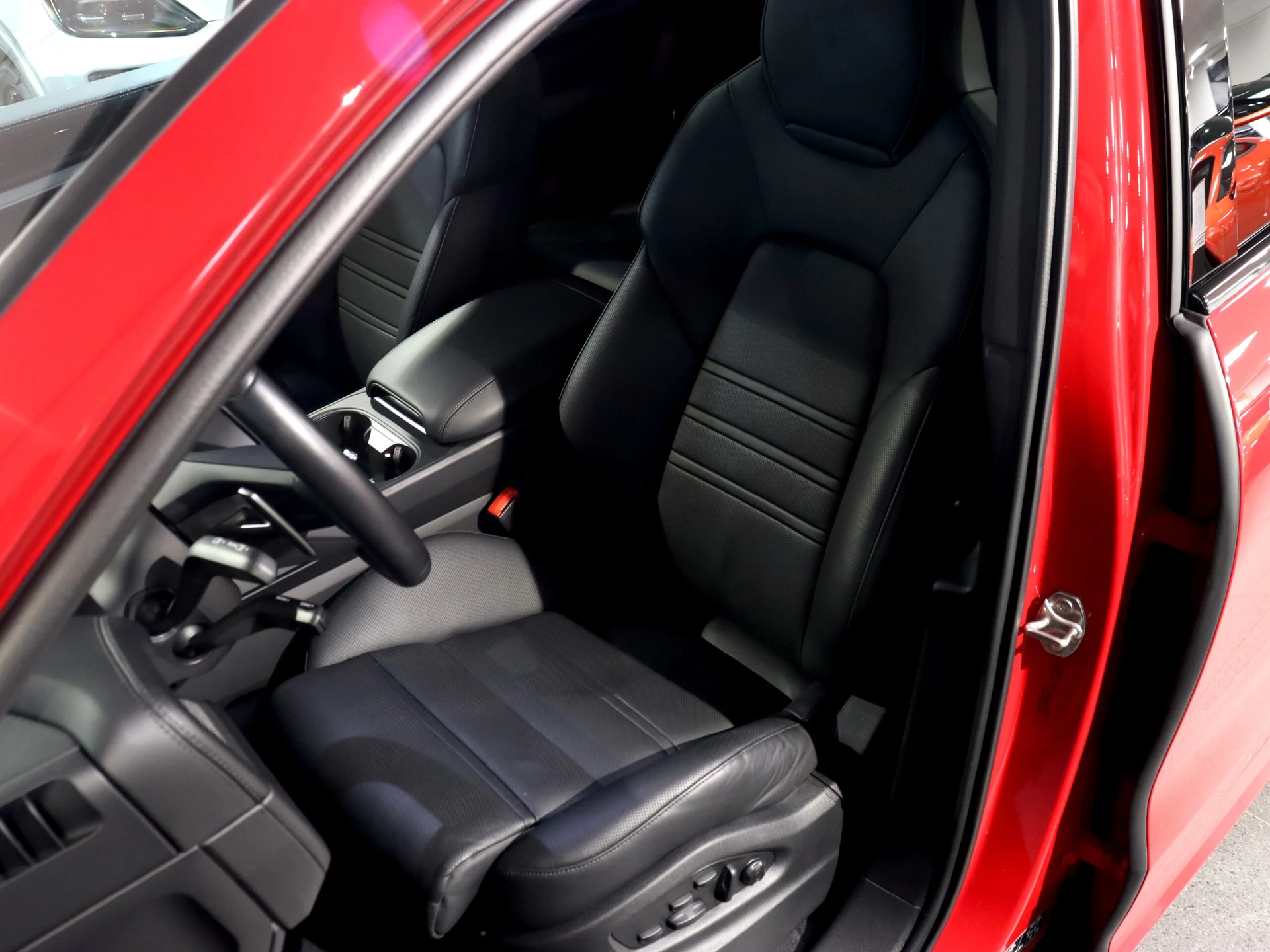Porsche Cayenne Standard III (2017-) — zdjęcie 13