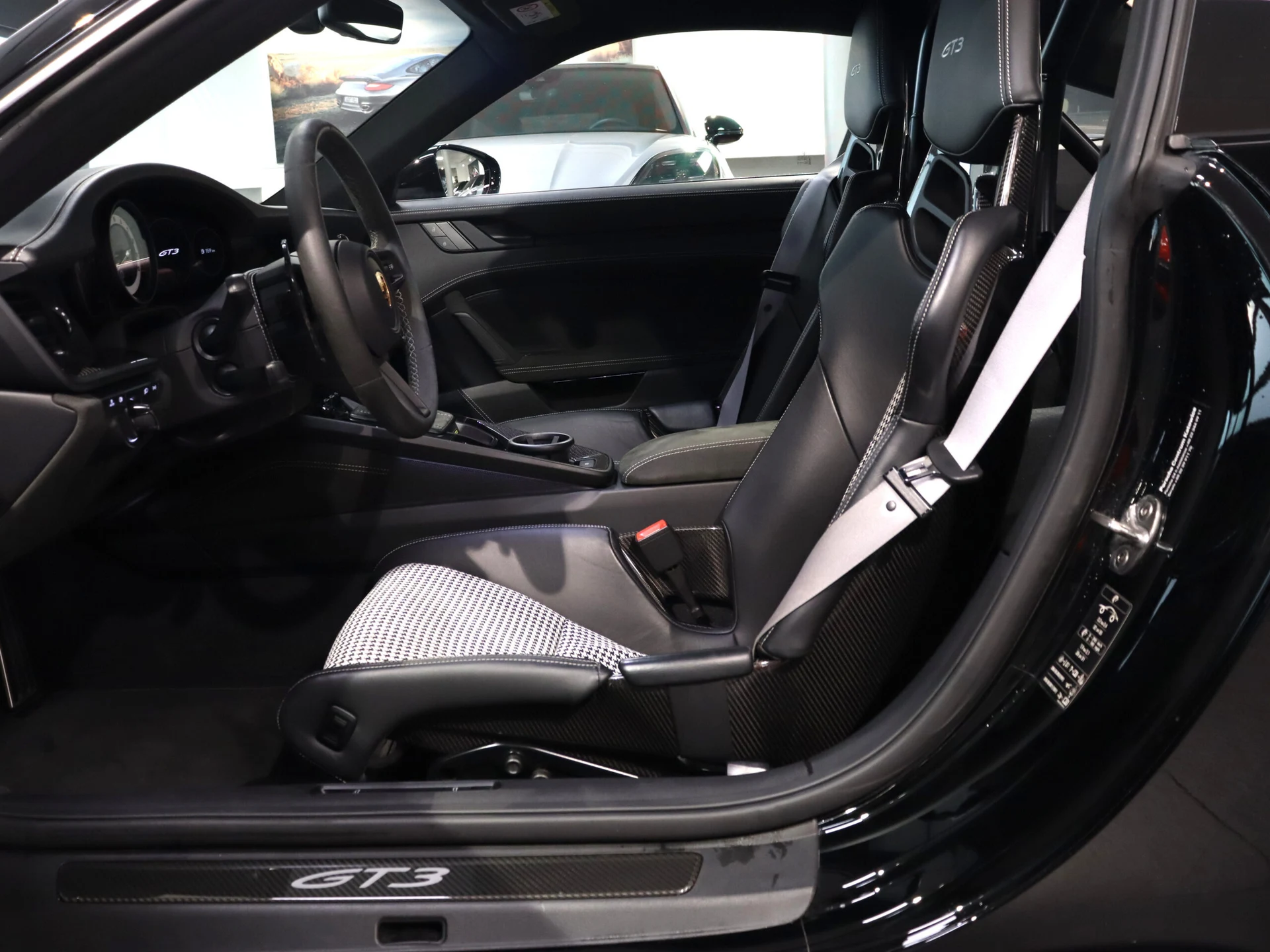 Porsche 911 GT3 PDK 992 (2019-) — zdjęcie 17