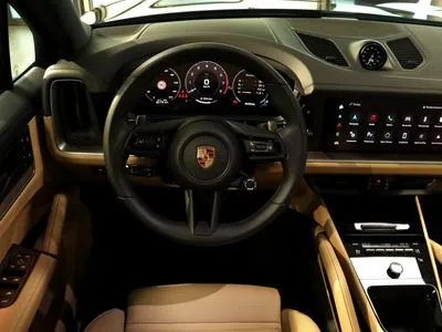 Porsche Cayenne Standard