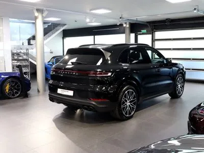 Porsche Cayenne Standard