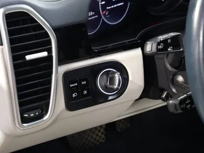 Porsche Cayenne Standard
