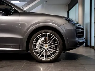 Porsche Cayenne Standard