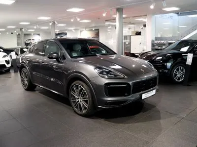 Porsche Cayenne Standard