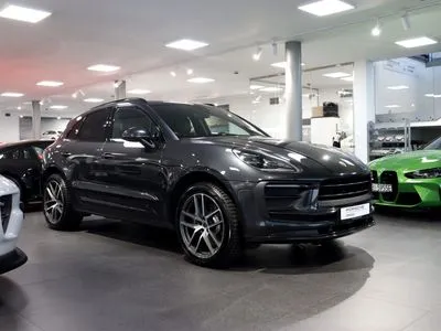 Porsche Macan Standard