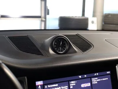 Porsche Macan Standard