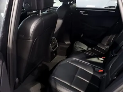 Porsche Macan Standard