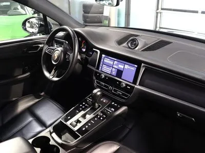 Porsche Macan Standard