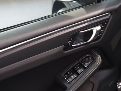Porsche Macan T
