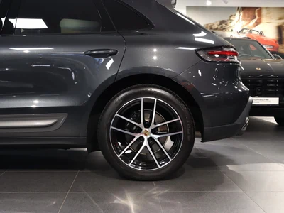 Porsche Macan T