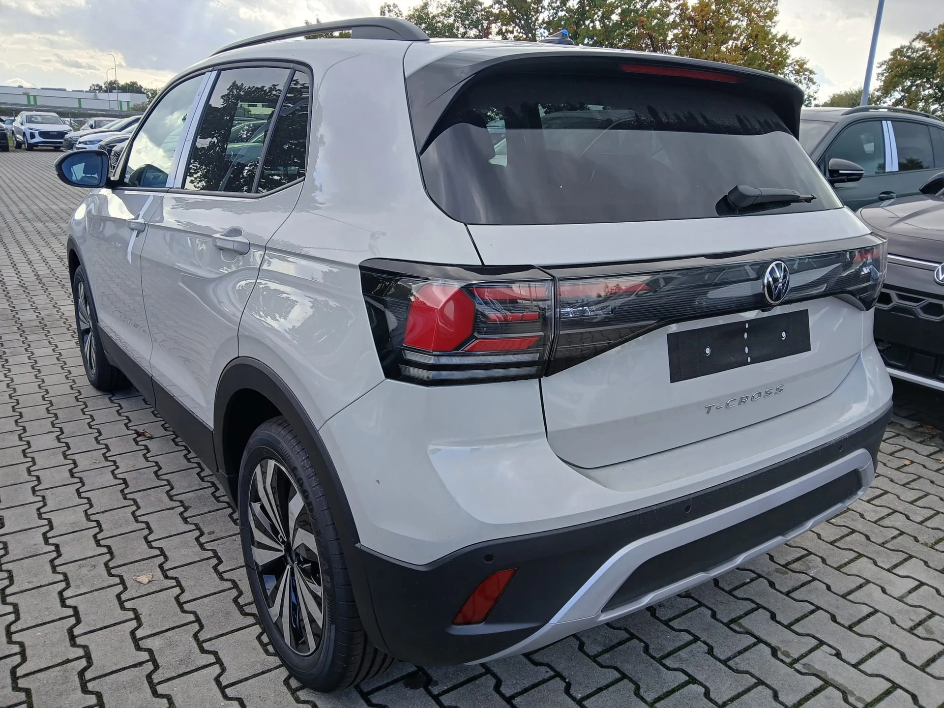 Volkswagen T-Cross 1.0 TSI Life Plus DSG — zdjęcie 5