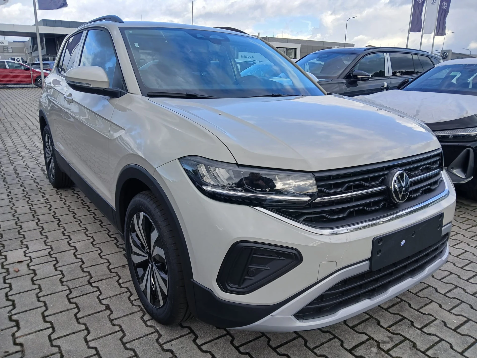 Volkswagen T-Cross 1.0 TSI Life Plus DSG — zdjęcie 3