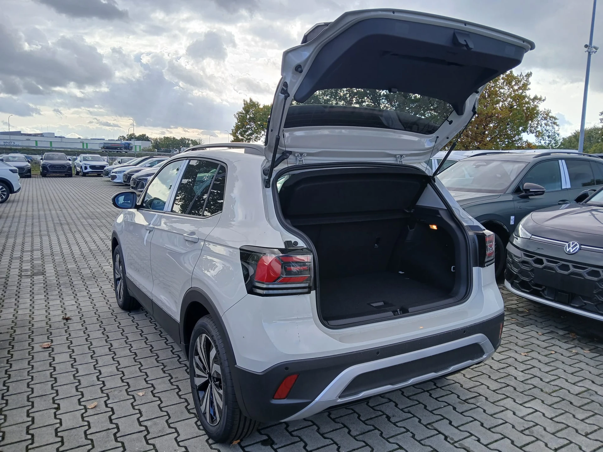 Volkswagen T-Cross 1.0 TSI Life Plus DSG — zdjęcie 6
